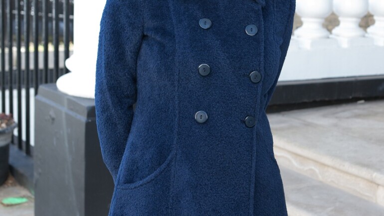 Płaszcz z alpaki w stylizacjach, czyli jak wyglądać modnie i elegancko. Sprawdź nasze stylizacje